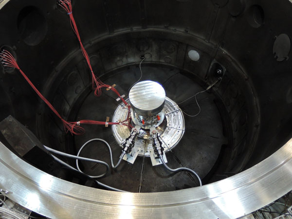 Z machine vacuum chamber