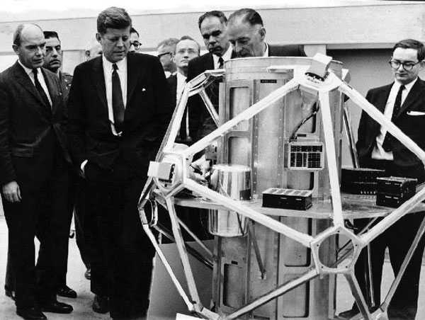 1962 photo of President John F. Kennedy and group of Sandia scientists