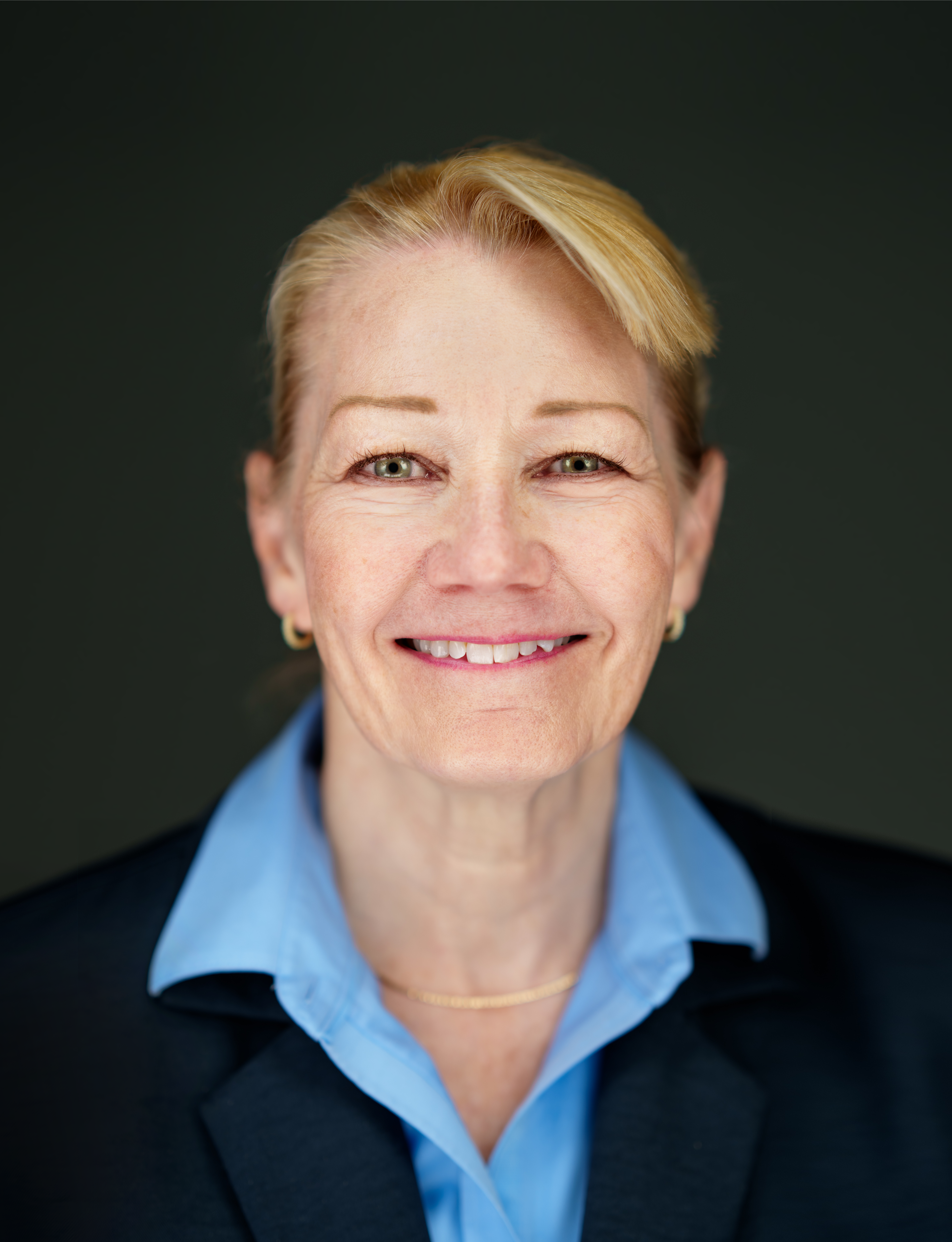 <div style="text-align: center;margin-top: 10px;padding:0"><strong>Laura McGill</strong></div>