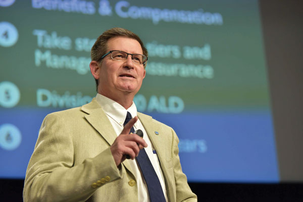 Labs Director James S. Peery speaks during all-hands meeting