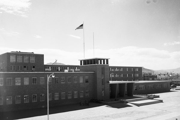 early photo of building 800