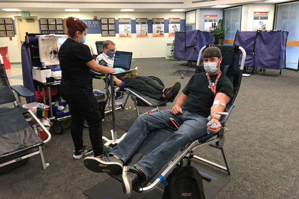 people donating blood