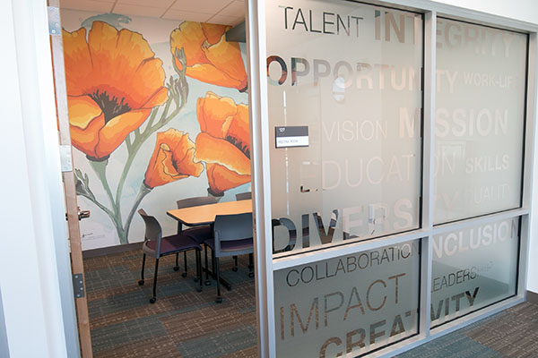 Bringing a ‘wow’ factor to Sandia’s front door