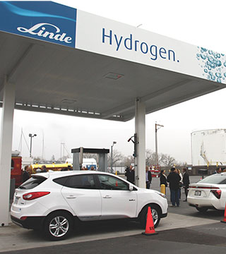 Sandia and Linde are partnering to accelerate the development of low-carbon energy and industrial technologies, beginning with hydrogen and fuel cells. To that end, Linde recently opened the first-ever, fully certified commercial hydrogen fueling station near Sacramento.	(Photo courtesy of Linde)