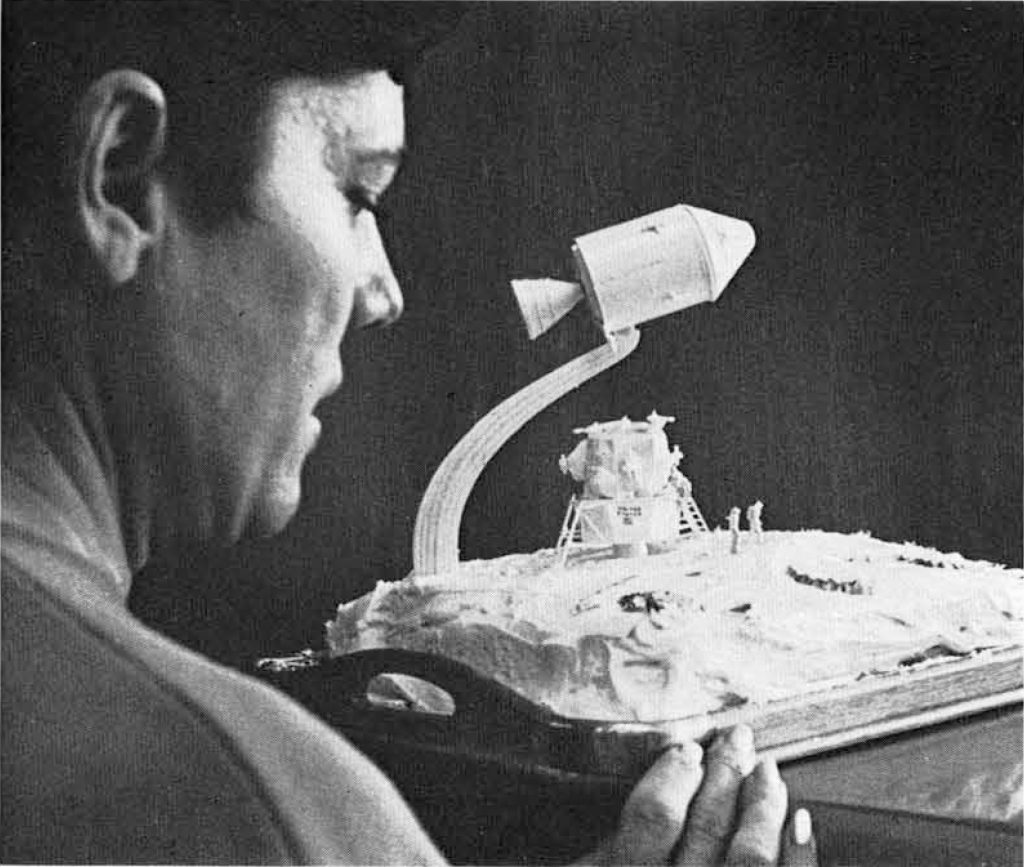 Moon landing cake