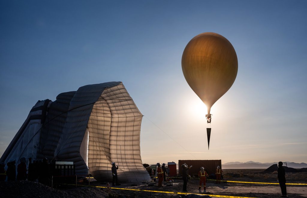 <a href="https://newsreleases.sandia.gov/app/uploads/sites/275/2026/06/AiresTide_05_SandiaLabs_CA25974lc-scaled.jpg"></a><strong>LAUNCH</strong> — Sandia researchers launch a balloon carrying a scaled-down version of Aires Tide. After its ascent, the balloon dropped the payload to allow researchers to collect flight data at high speeds. (Photo by Craig Fritz)